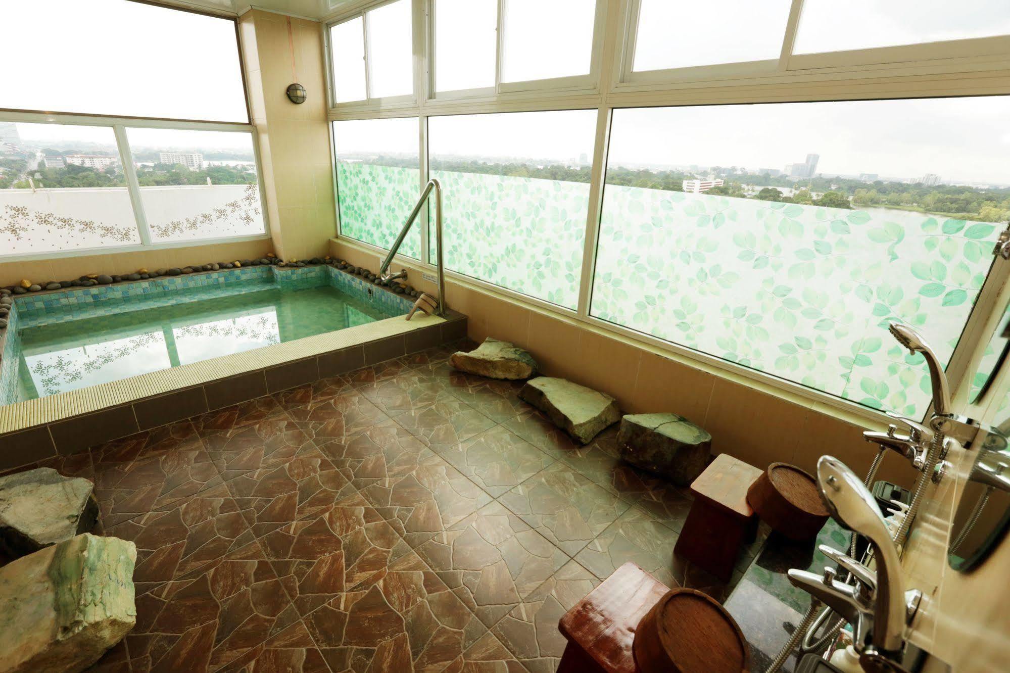 Super Hotel ย่างกุ้ง ภายนอก รูปภาพ